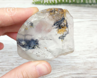 Hematite in Quartz Lens #1