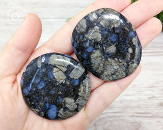 Llanite - Que Sera Palm Stone