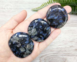 Llanite - Que Sera Palm Stone