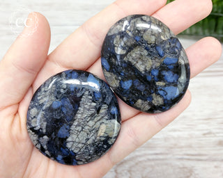 Llanite - Que Sera Palm Stone