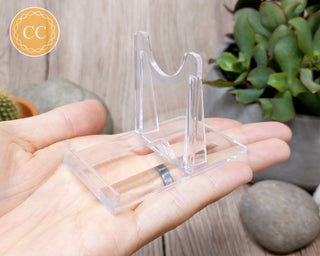 Medium Display / Slice Stand in hand