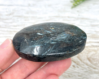 Arfvedsonite Chunky Palm Stone #4