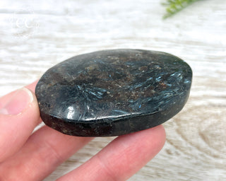 Arfvedsonite Chunky Palm Stone #4