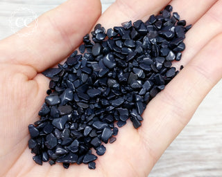 Obsidian Crystal Chips 50g in hand