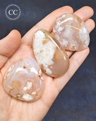 Flower Agate Flat Palm Stone