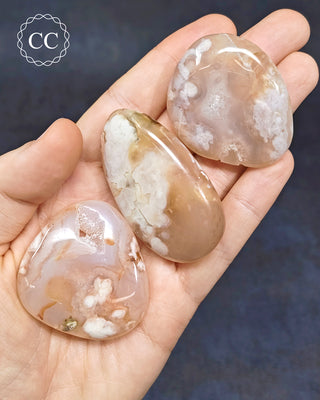 Flower Agate Flat Palm Stone