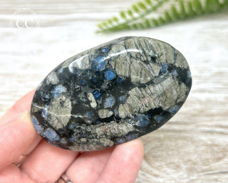 Llanite - Que Sera Chunky Palm Stone #4