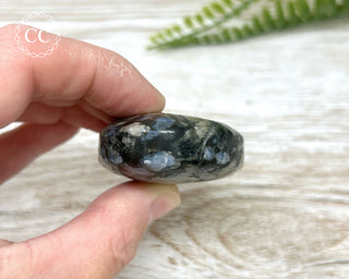 Llanite - Que Sera Chunky Palm Stone #4