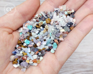 Mixed Crystal Chips 50g in hand