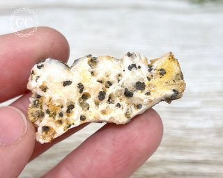 Vanadinite on Black Baryte #10