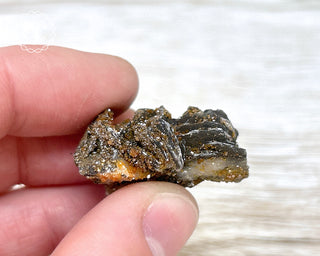 Vanadinite on Black Baryte #12