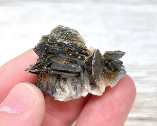 Vanadinite on Black Baryte #14