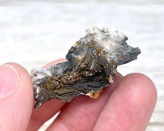 Vanadinite on Black Baryte #17