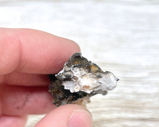 Vanadinite on Black Baryte #17