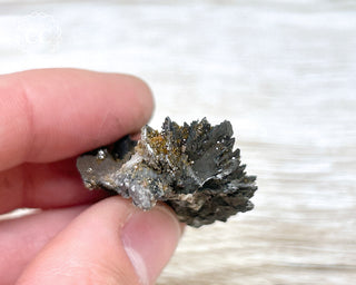 Vanadinite on Black Baryte #18