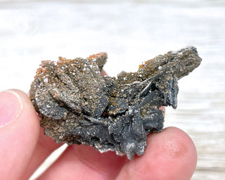 Vanadinite on Black Baryte #21