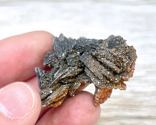 Vanadinite on Black Baryte #21