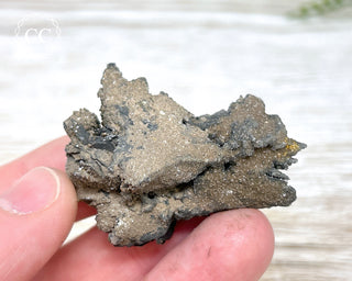 Vanadinite on Black Baryte #3