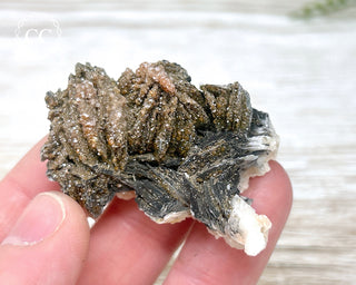 Vanadinite on Black Baryte #4