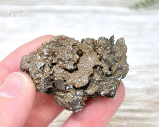 Vanadinite on Black Baryte #6