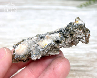 Vanadinite on Black Baryte #7
