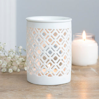 White Lattice Wax Melt / Oil Burner on wooden surface